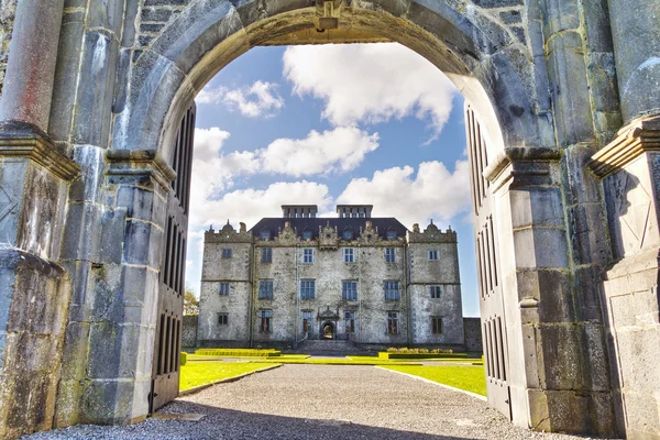 Castelo de Portumna e jardins em Co. Galway — Fotografia de Stock