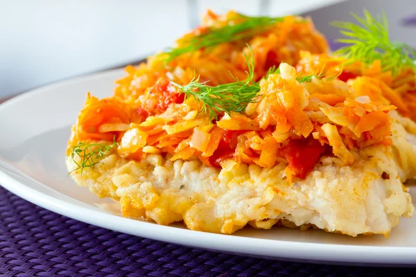 Bacalao frito con verduras — Foto de Stock