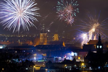 Yeni yıl arifesinde, havai fişek-Gdansk
