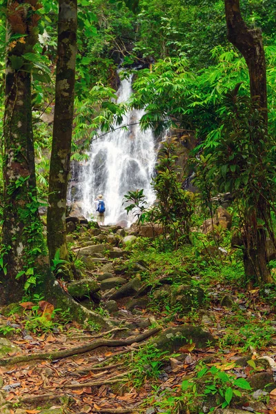 Beautiful scenery of Sai Rung waterfall — Stock Photo, Image