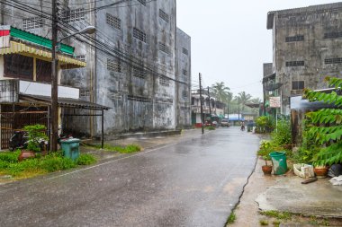 Tayland yıkık binaları ile sokak