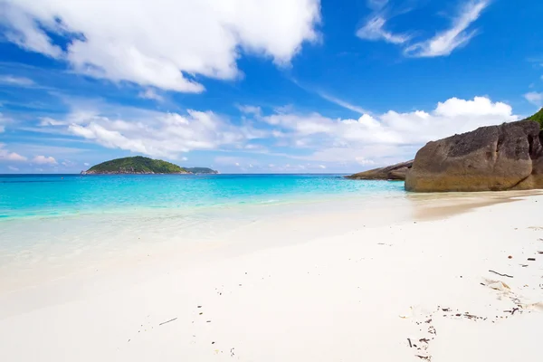 Praia incrível de ilhas Similares — Fotografia de Stock