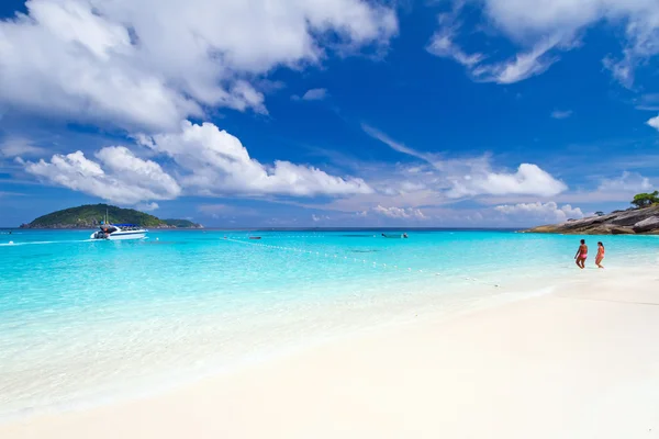 Praia incrível de ilhas Similares — Fotografia de Stock