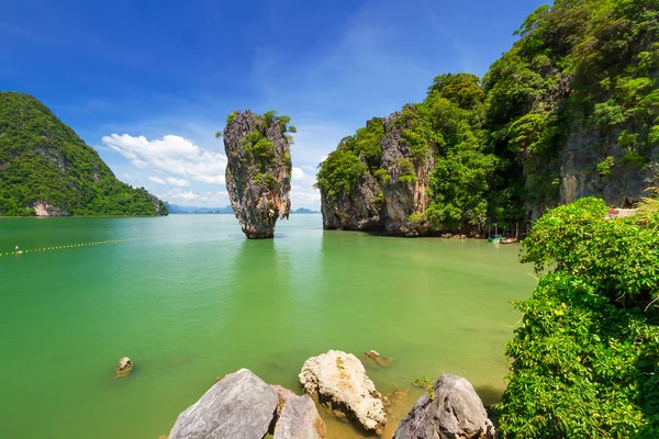 Ko tapu skála v zátoce phang nga v Thajsku — Stock fotografie