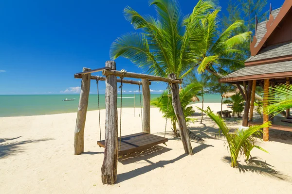 Hermosa playa tropical en Tailandia — Foto de Stock