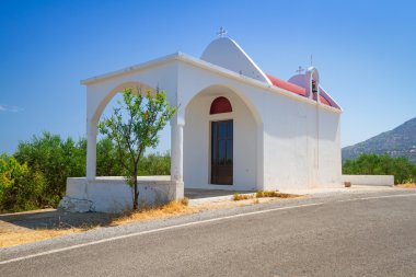 küçük beyaz kilise Girit sahil