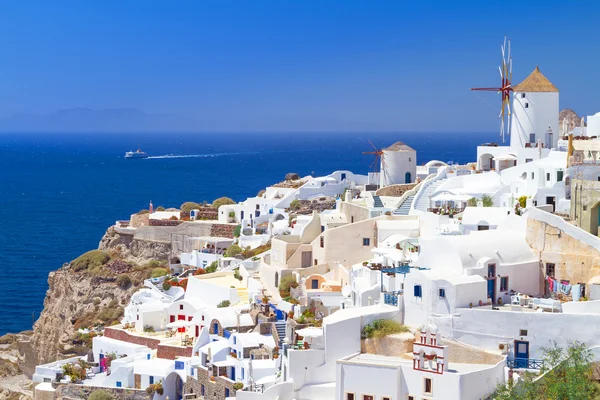 Architectuur van oia dorp op santorini eiland — Stockfoto