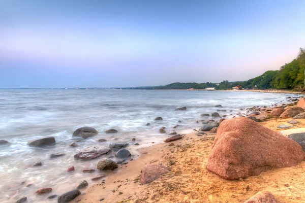 Paisagem do mar Báltico em Gdynia Orlowo ao pôr do sol — Fotografia de Stock