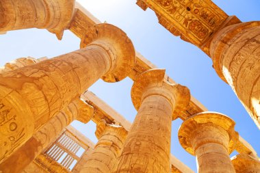 karnak Tapınağı büyük Hipostil salonda şartını