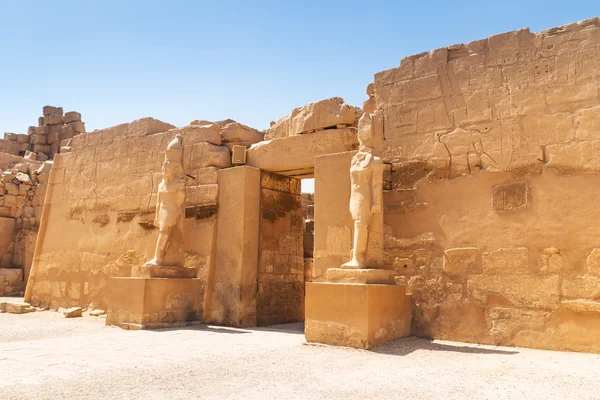 Antika arkitekturen i karnak-templet — Stockfoto