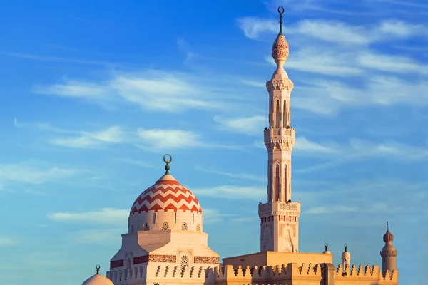 Красивая архитектура мечети в Луксоре — стоковое фото