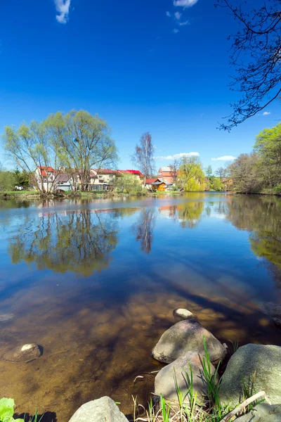 Paisajes idílicos de verano en el río —  Fotos de Stock