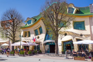 monte cassino sopot içinde sokak üzerinde Crooked house