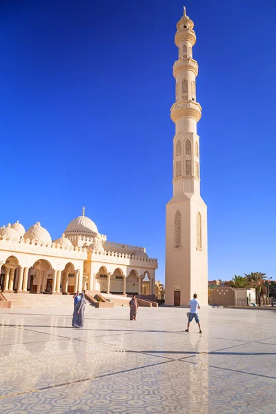 Belle architecture de Hurghada Marina Mosquée en Egypte — Photo