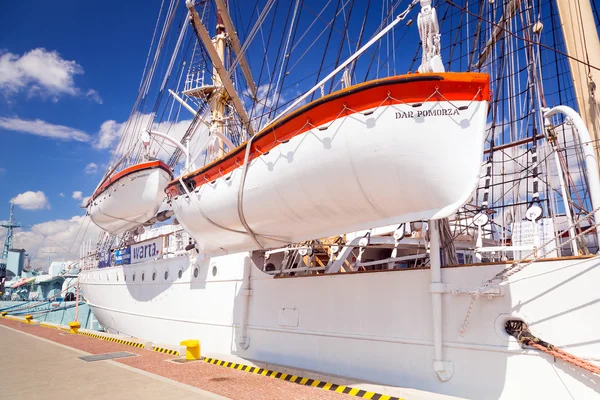 Museu marítimo polonês navio "Dar Pomorza" no Mar Báltico — Fotografia de Stock