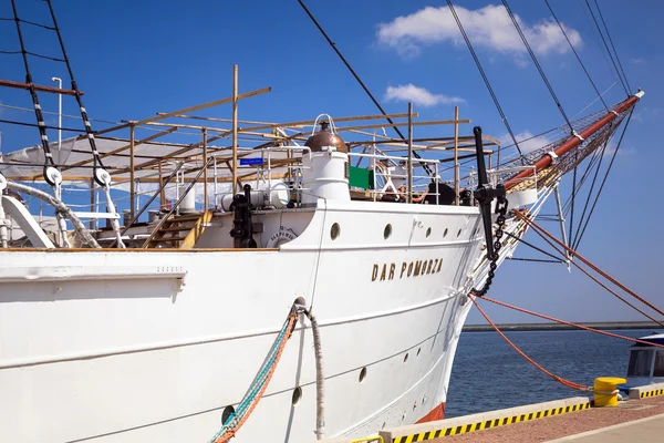 Polish maritime museum ship "Dar Pomorza" at the Baltic Sea — Stock Photo, Image