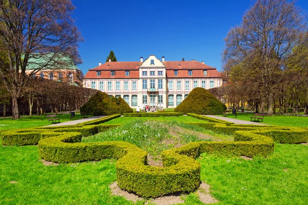 Summer scenery of Abbots Palace in Gdansk Oliwa — Stock Photo, Image