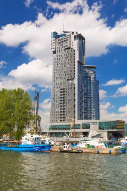 Seesaw met dollar en euro symbolen