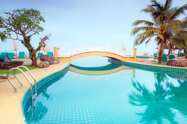 Paesaggio orientale in piscina — Foto Stock