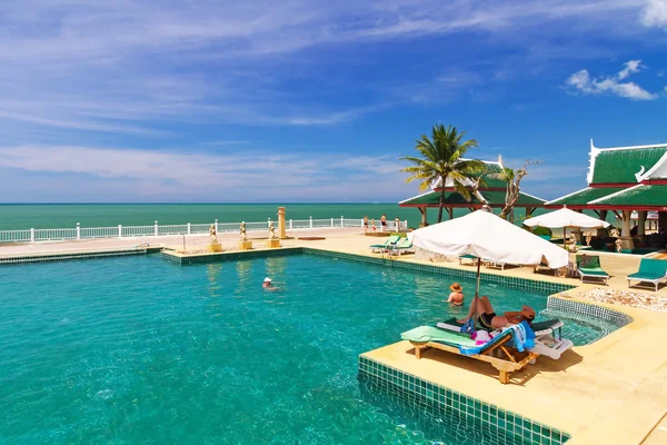 Scenery of swimming pool at Andaman Princess Resort & SPA — Stock Photo, Image