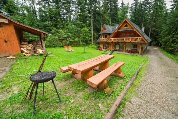 Picknick i skogen av Tatrabergen — Stockfoto