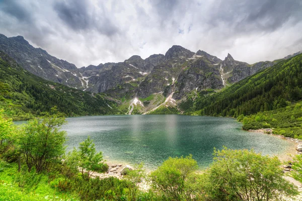 Eye of the Sea Lake Tátrában hegyek — Stock Fotó