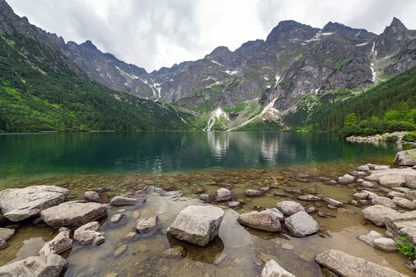 Eye of the Sea Lake Tátrában hegyek — Stock Fotó