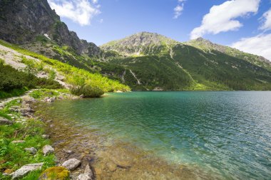 Tatra dağlarındaki Deniz Gölünün Gözü