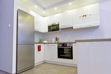 Modern oturma odası ile mutfak