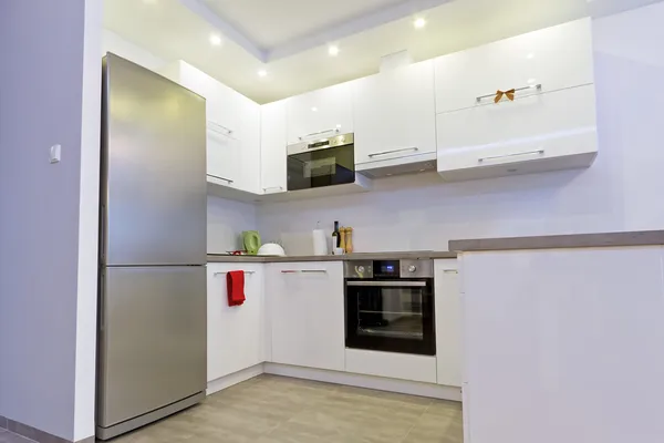 Modernes Wohnzimmer mit Küche — Stockfoto