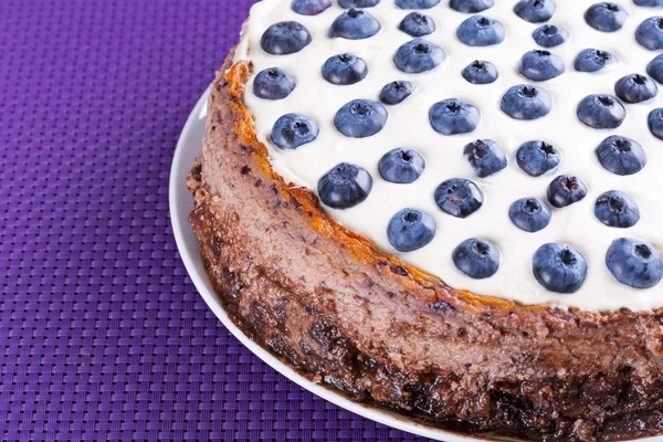 Blueberry cheesecake with white chocolate — Stock Photo, Image