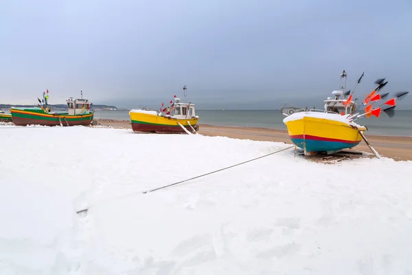 Winterlandschaft der Fischerboote an der Ostsee — Stockfoto