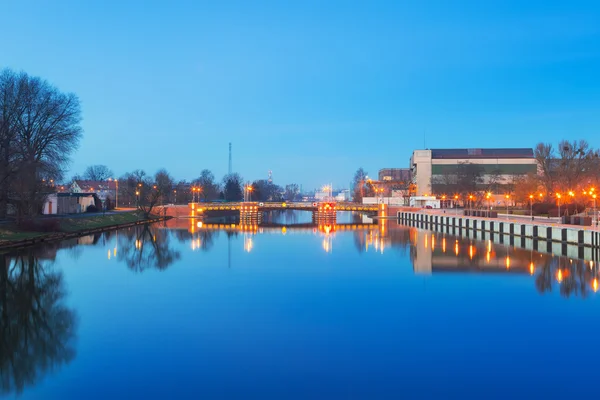 Most přes elblag kanálu v noci — Stock fotografie