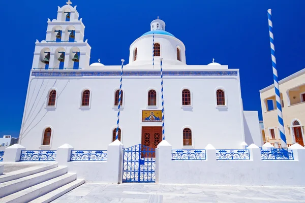 Arquitectura blanca de la ciudad de Oia en la isla de Santorini —  Fotos de Stock