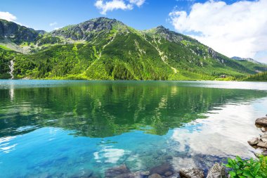 Tatra dağlarındaki Deniz Gölünün Gözü