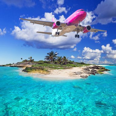 Güneşli plaj tropikal tatil