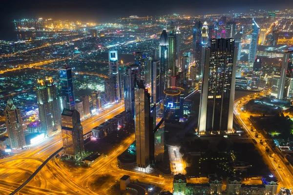 Centre ville de Dubaï la nuit — Photo