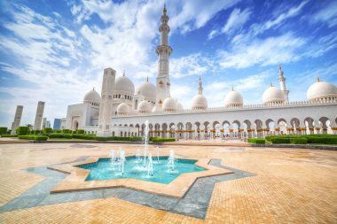 Sheikh Zayed Grand Mosque in Abu Dhabi clipart