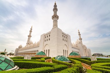 Şeyh Zayed, Abu Dabi 'deki Büyük Cami.