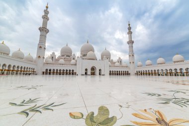 Sheikh Zayed Grand Mosque in Abu Dhabi clipart