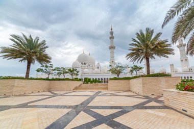 Şeyh Zayed, Abu Dabi 'deki Büyük Cami.