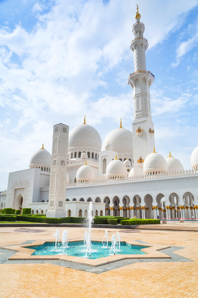 Sheikh Zayed Grand Mosque in Abu Dhabi