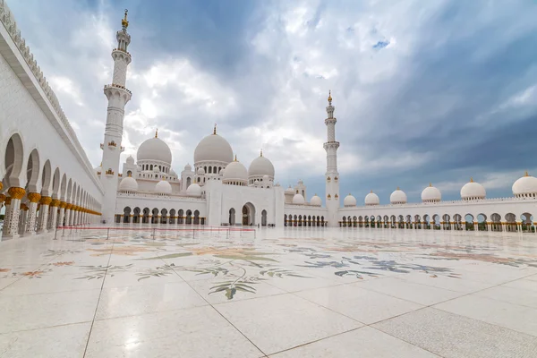 Sjeik Zayed Grote Moskee in Abu Dhabi — Stockfoto