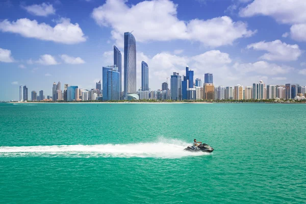 Panorama van abu dhabi, Verenigde Arabische Emiraten — Stockfoto