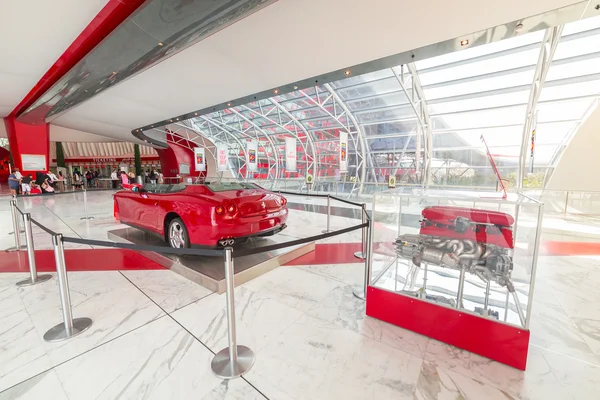 Ferrari World em Yas Island em Abu Dhabi — Fotografia de Stock