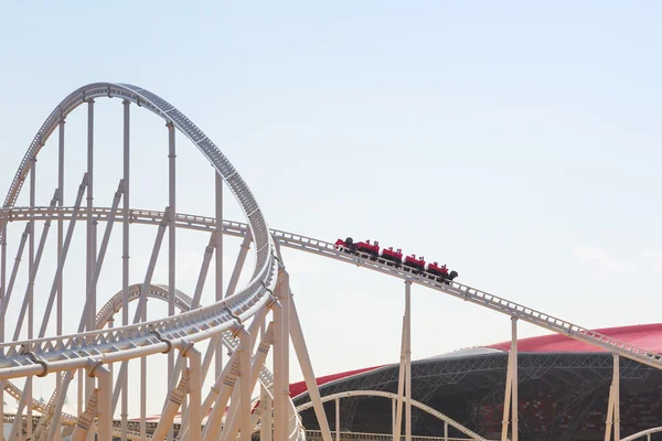 Roller coaster w świecie ferrari w abu dhabi — Zdjęcie stockowe
