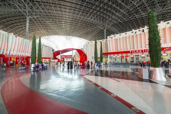 Ferrari world på yas island i abu dhabi — Stockfoto