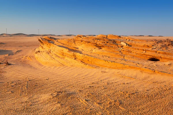 Sanddünen in der Wüste bei Abu Dhabi — Stockfoto