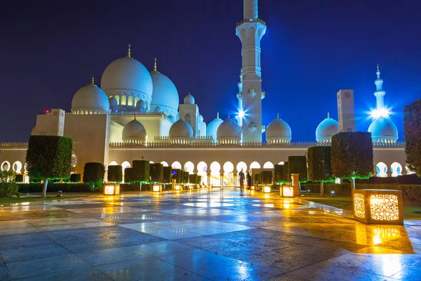 Sheikh Zayed Grande Mesquita em Abu Dhabi — Fotografia de Stock