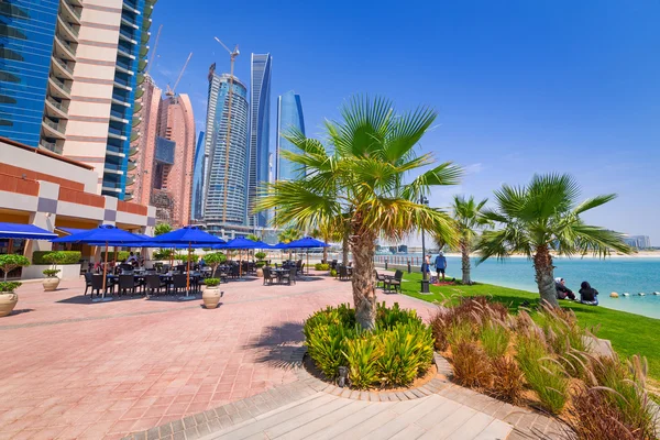 Vacaciones en la playa en Abu Dhabi —  Fotos de Stock